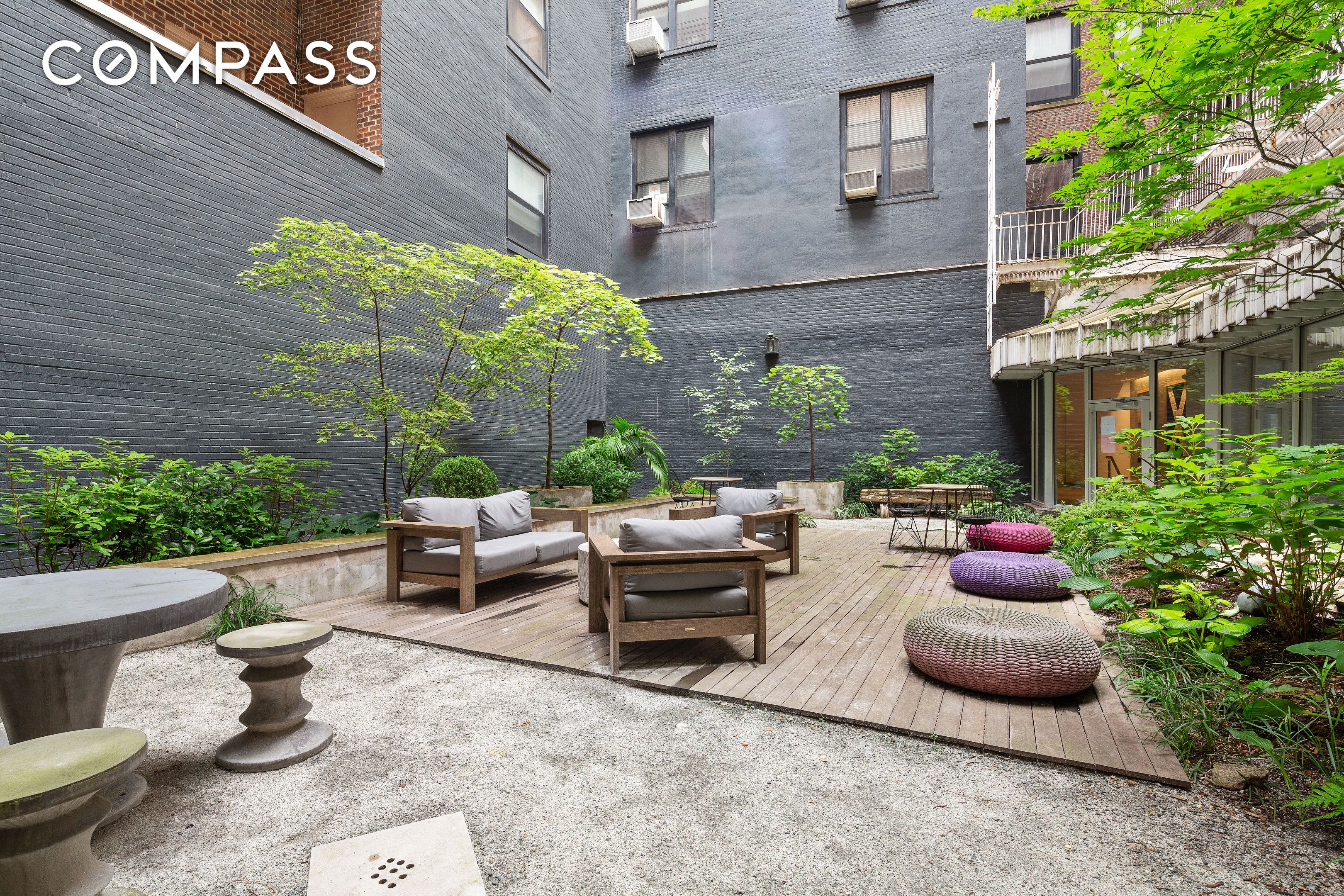 #11 photo, 250 Mercer Street, मैनहटन Greenwich Village , NY 10012