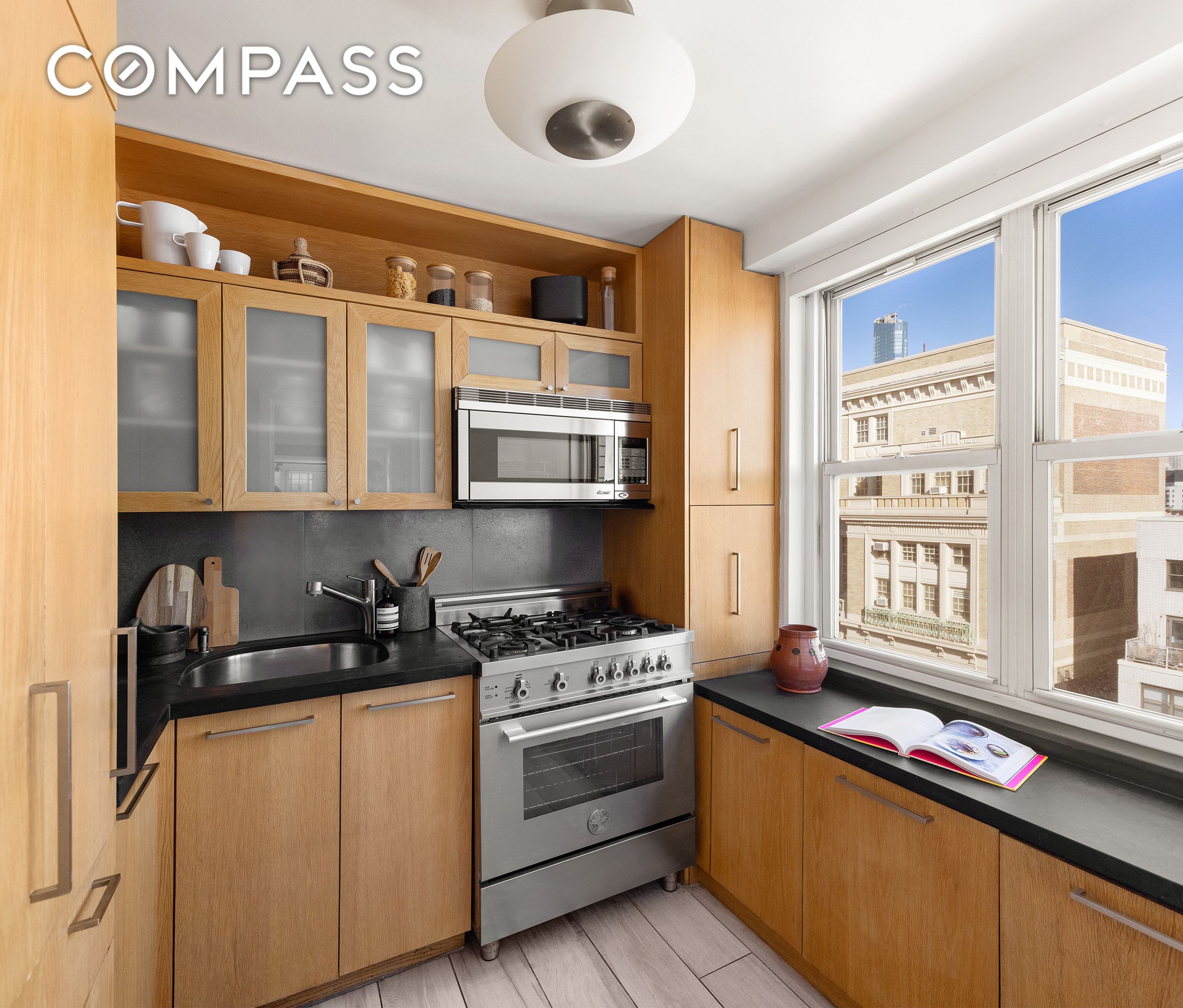 #7 photo, 142 E 16th Street, 맨해튼 Gramercy Park , NY 10003