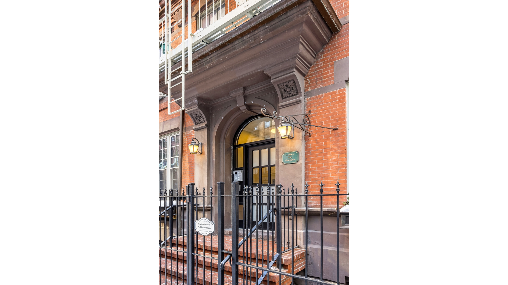 #22 photo, 325 W 43RD Street, Hell's Kitchen , NY 10036