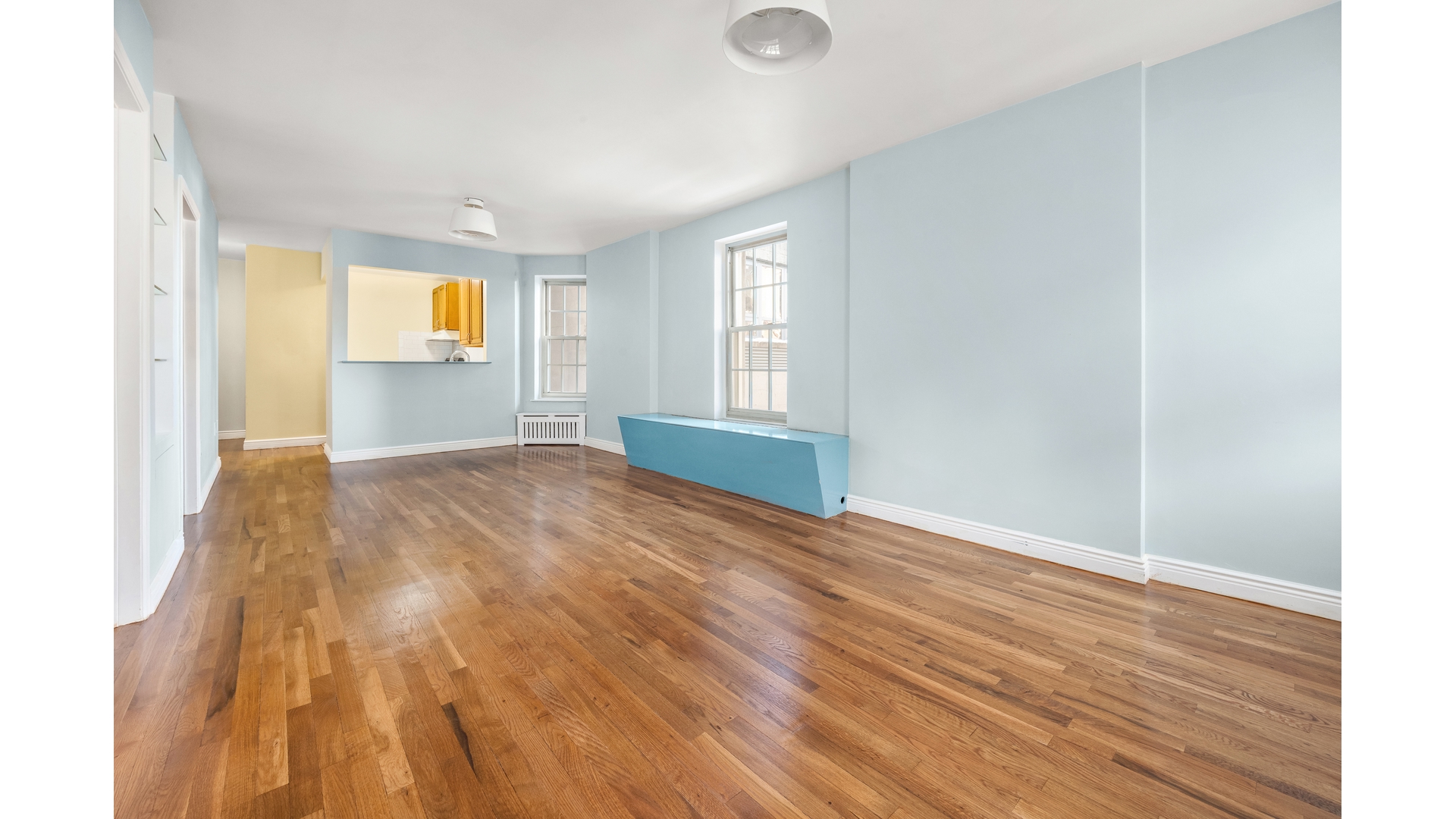 #7 photo, 325 W 43RD Street, ম্যানহাটন Hell's Kitchen , NY 10036