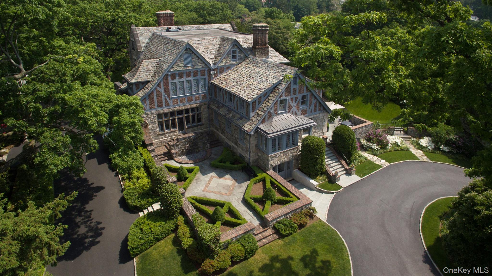 #1 photo, 5 Oakledge Road, Bronxville , NY 10708