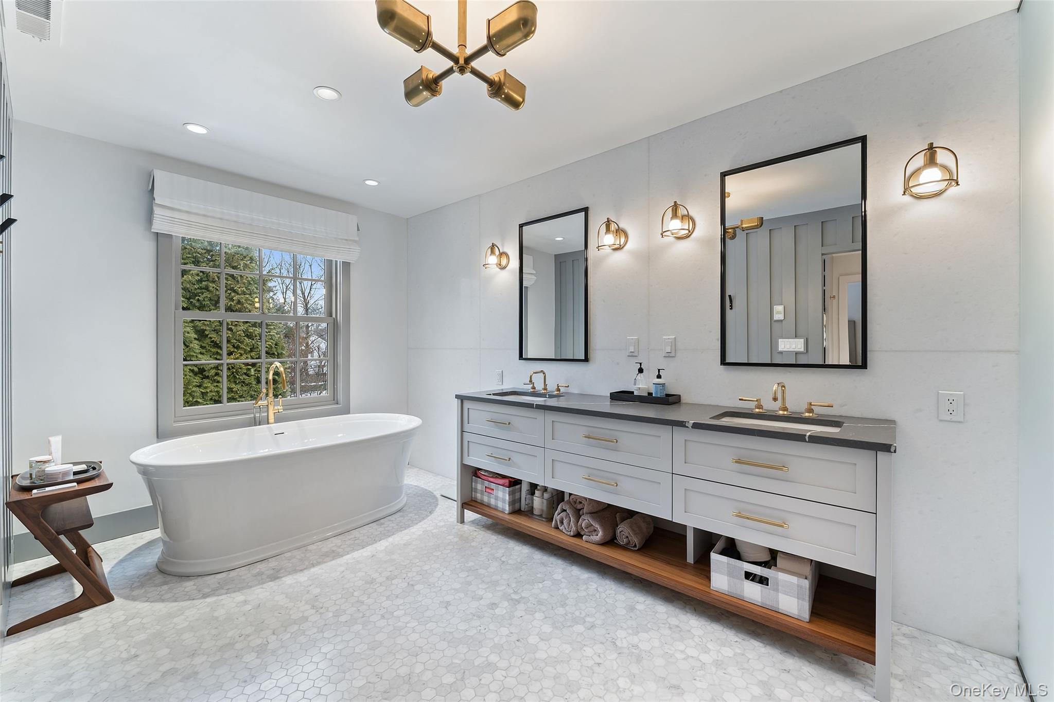 #20 photo, 280 N Clayton Road, Scarsdale , NY 10583