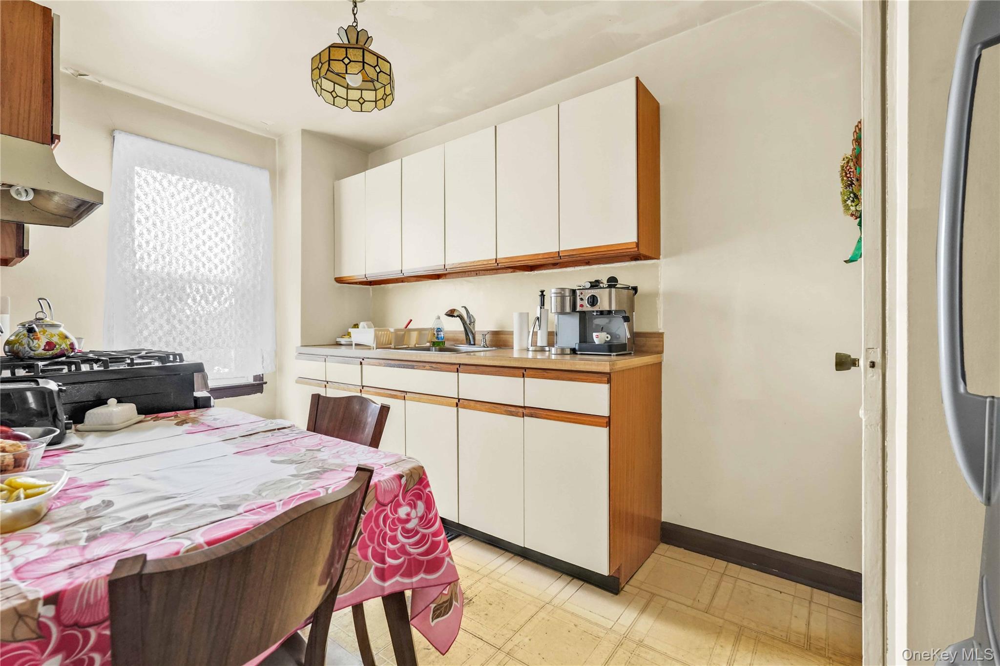 #10 photo, 5649 206th Street, كوينز Oakland Gardens , NY 11364