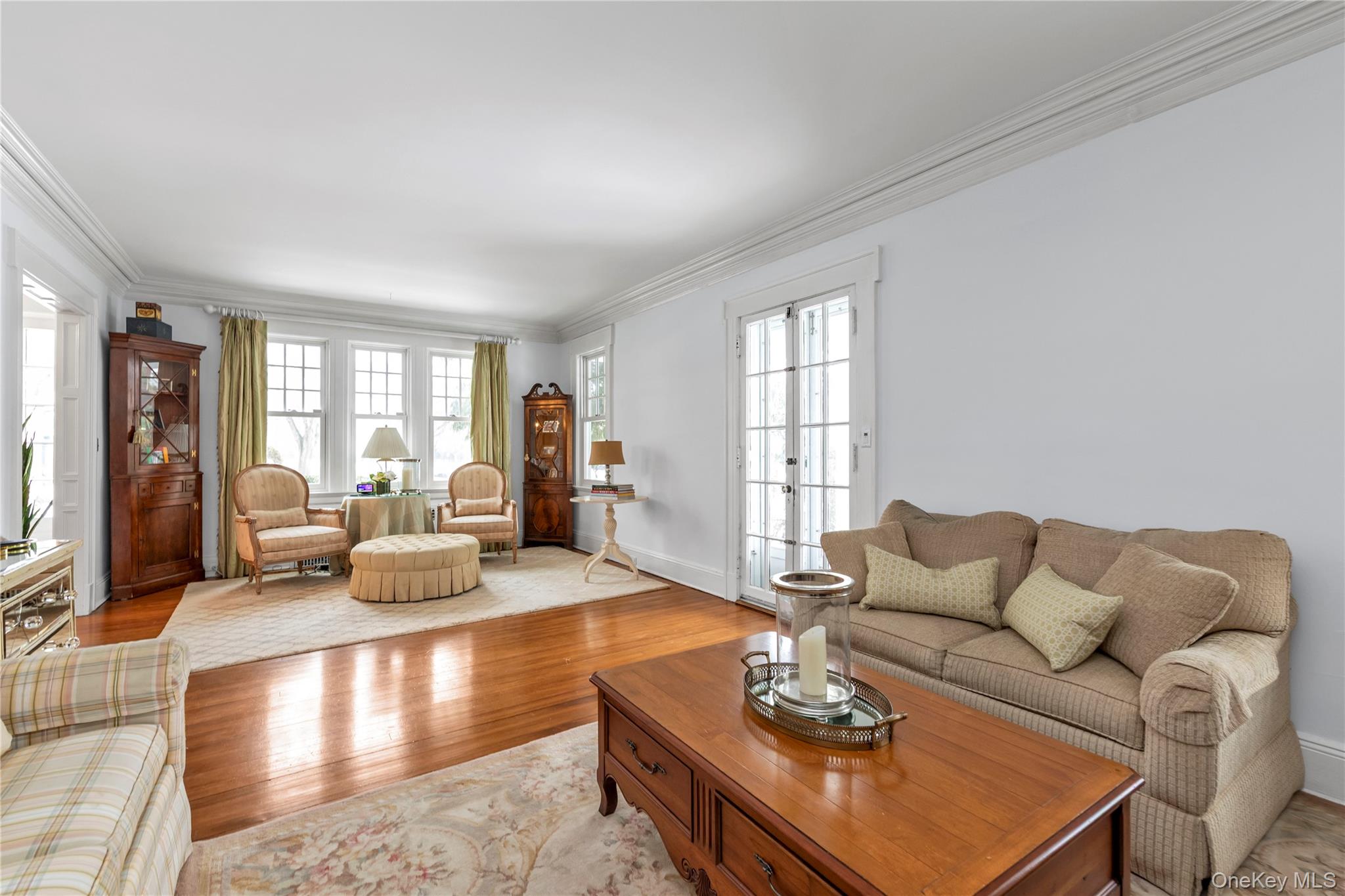 #2 photo, 168 Brixton Road, מחוז נסאו Garden City , NY 11530