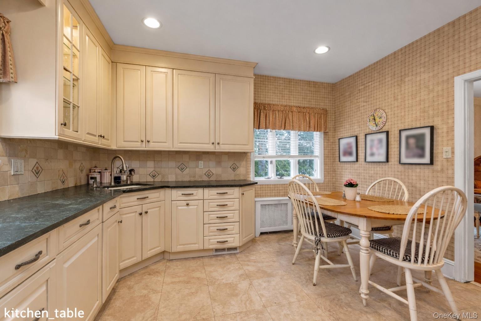 #7 photo, 168 Brixton Road, מחוז נסאו Garden City , NY 11530