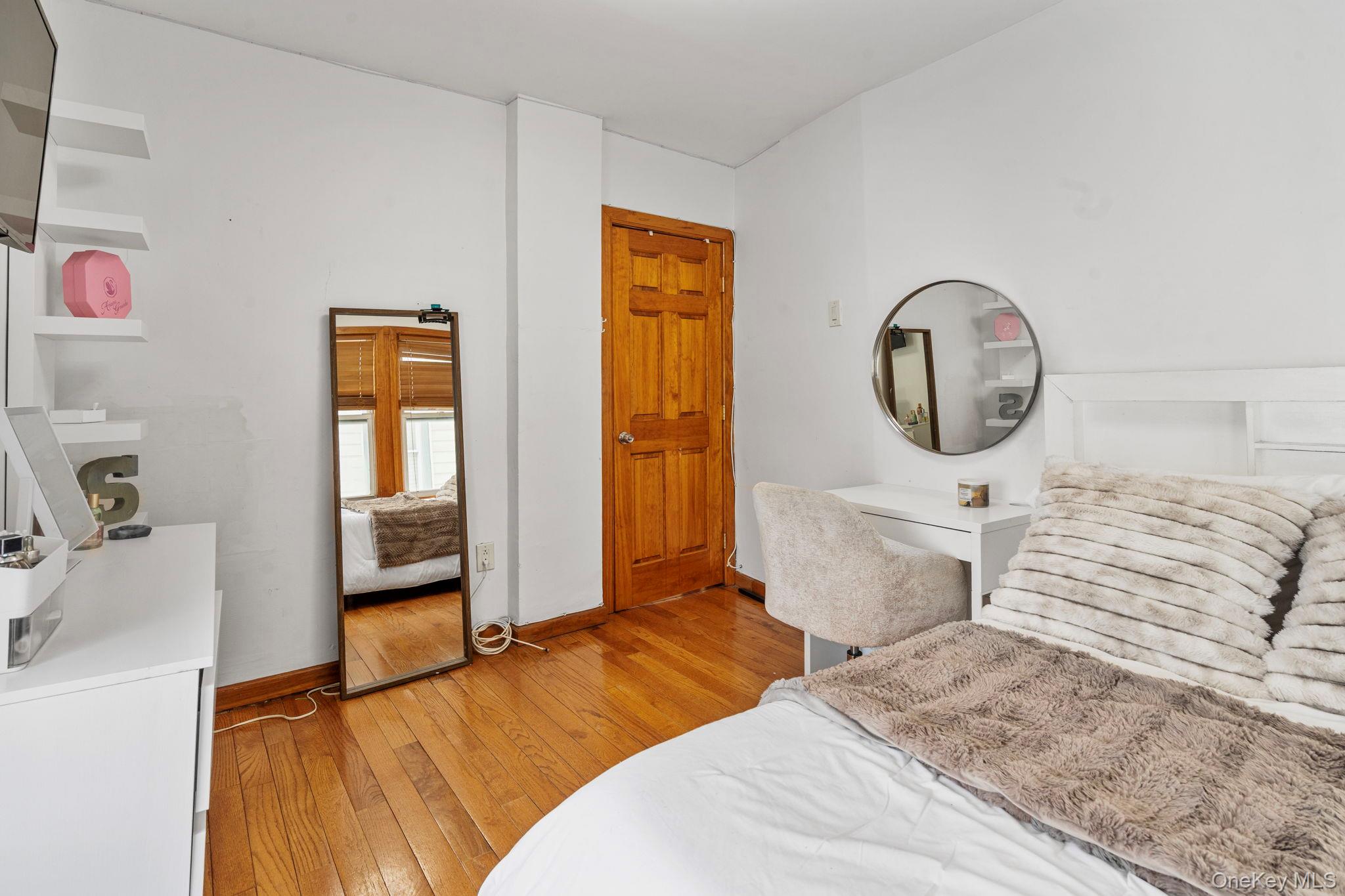 #18 photo, 10124 134th Street, Richmond Hill S. , NY 11419