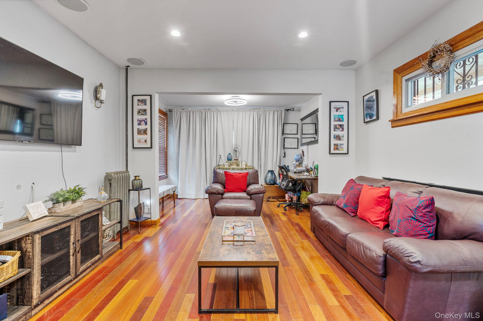 #2 photo, 10124 134th Street, Richmond Hill S. , NY 11419