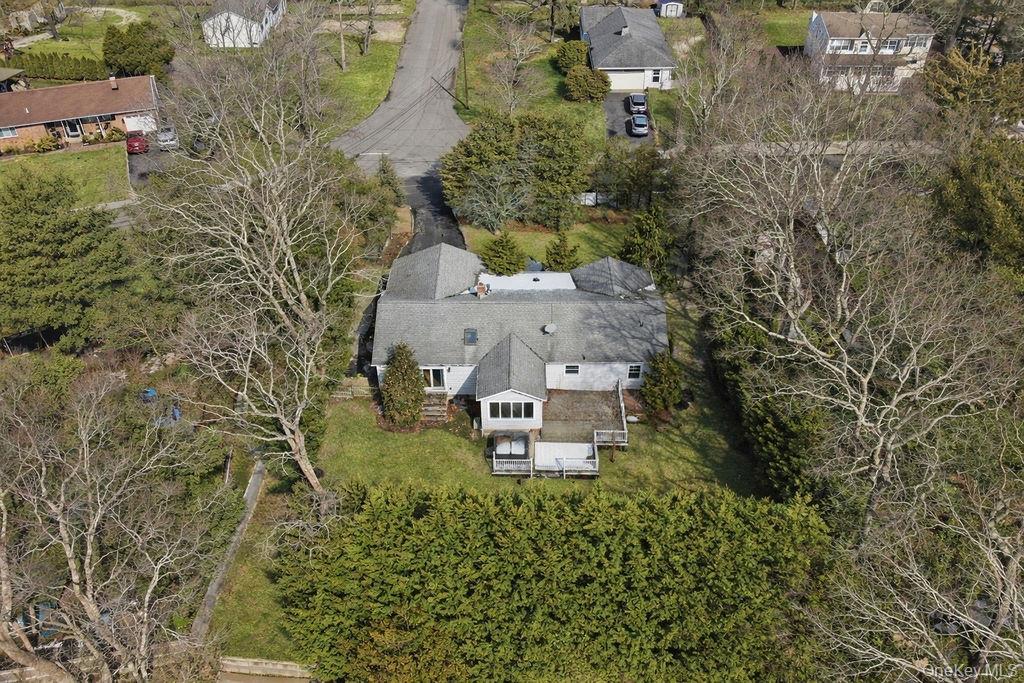 #15 photo, 19 Howell Lane, सफ़ोक काउंटी Speonk , NY 11901