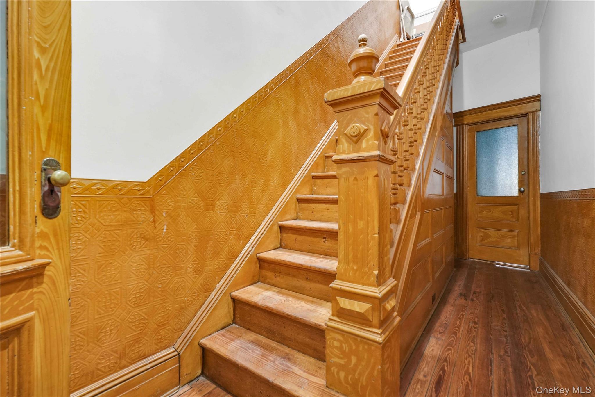 #4 photo, 5917 Putnam Avenue, كوينز Ridgewood , NY 11385