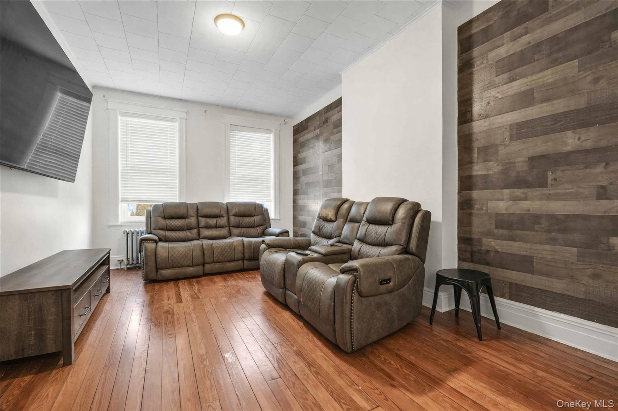 #9 photo, 5917 Putnam Avenue, كوينز Ridgewood , NY 11385