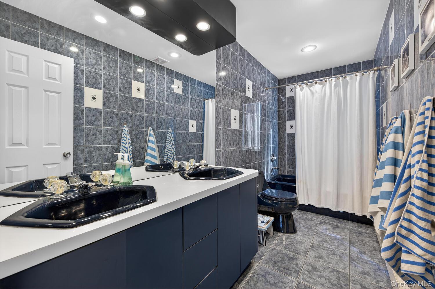 #20 photo, 18 Melrose Lane, सफ़ोक काउंटी Commack , NY 11725