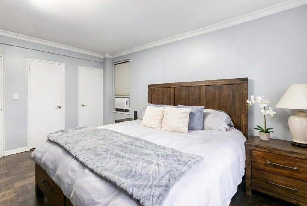 #12 photo, 135 E 54TH Street, Midtown East , NY 10022