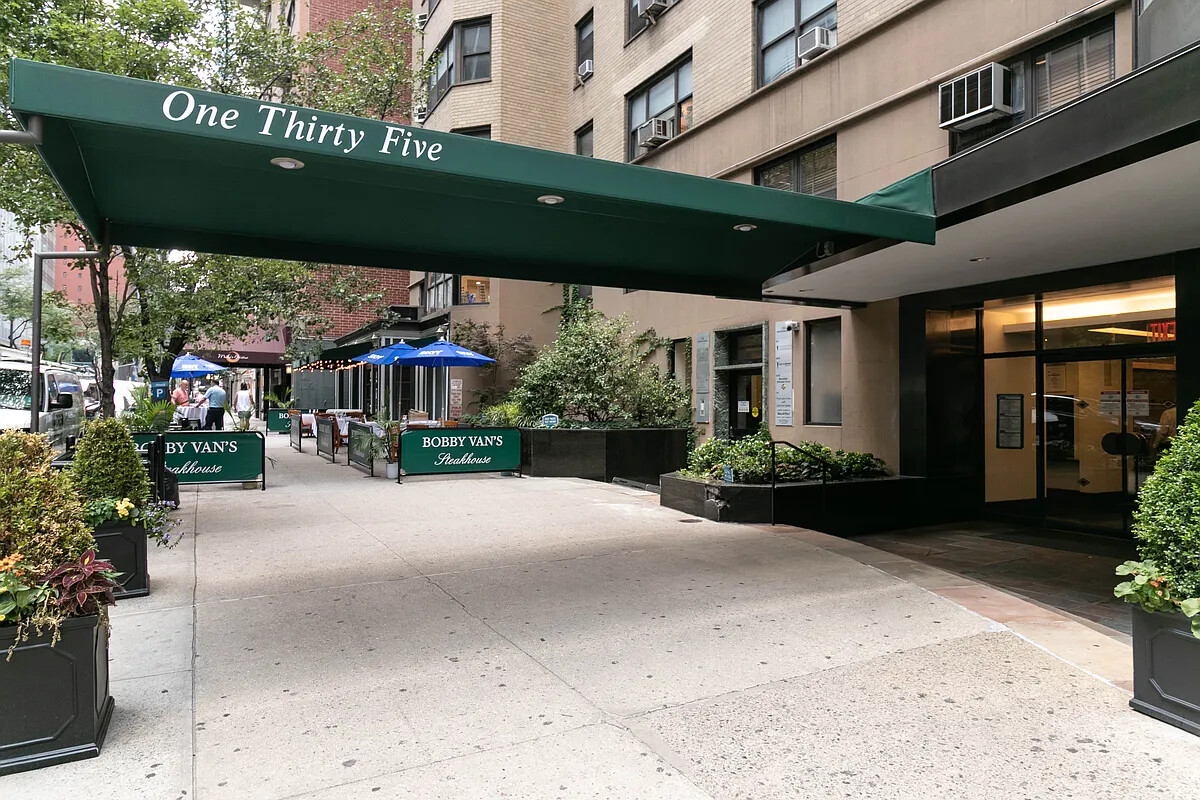 #17 photo, 135 E 54TH Street, Midtown East , NY 10022