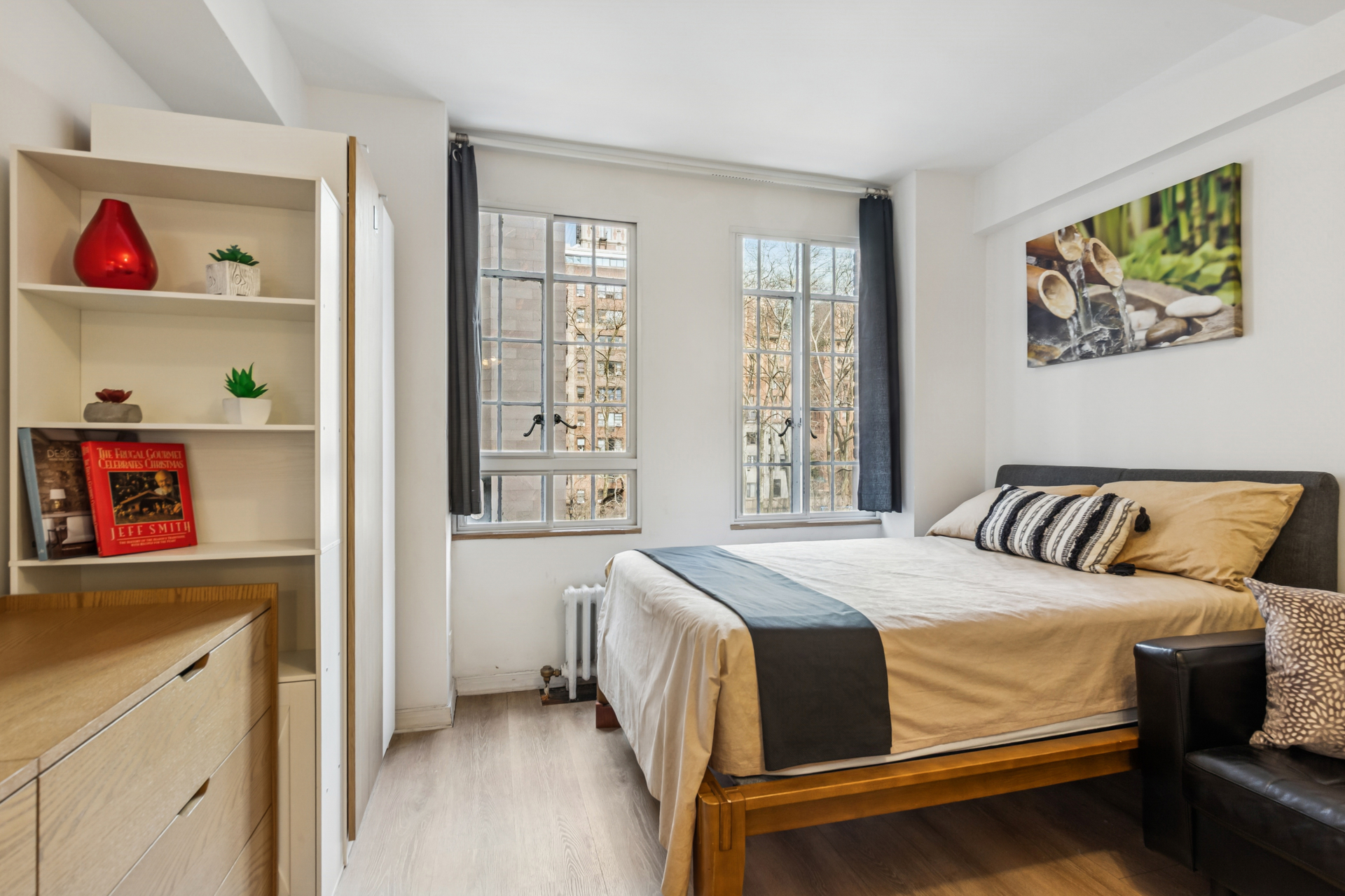 #5 photo, 320 E 42ND Street, Murray Hill , NY 10017