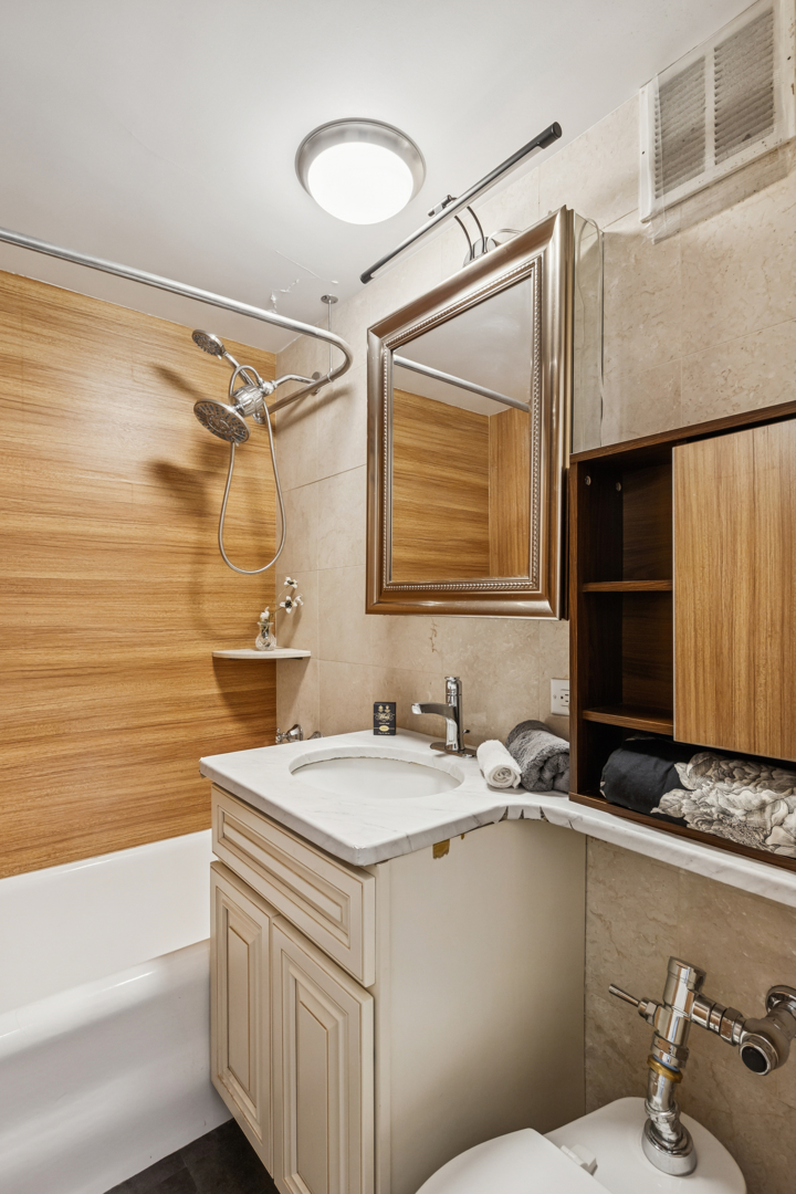 #6 photo, 320 E 42ND Street, Murray Hill , NY 10017