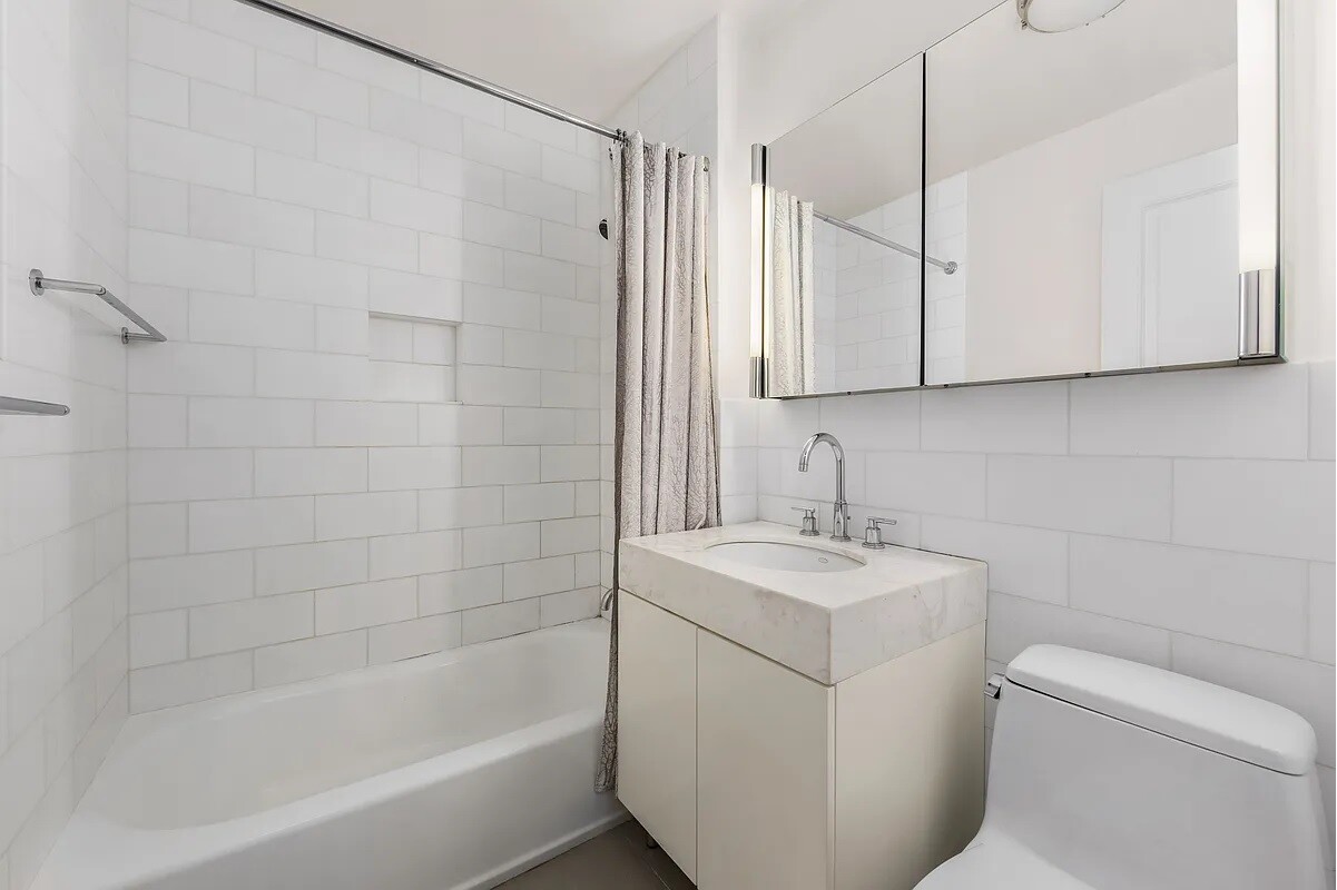 #8 photo, 300 E 64TH Street, Lenox Hill , NY 10021