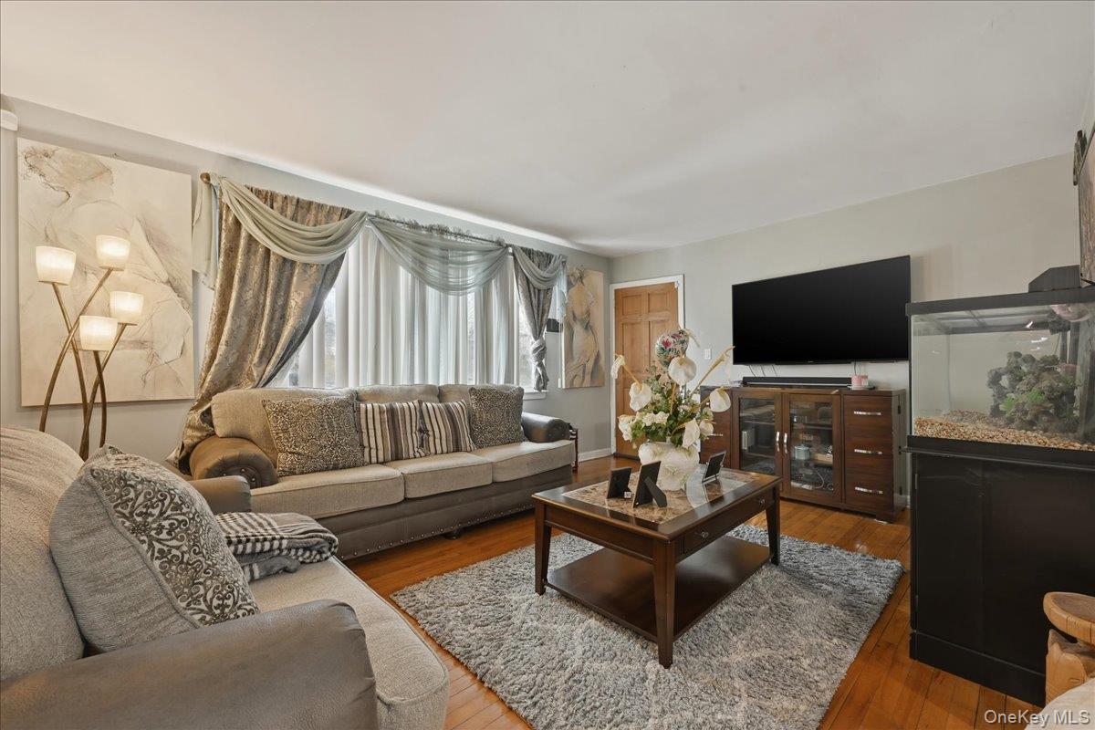 #4 photo, 13514 220th Street, Laurelton , NY 11413