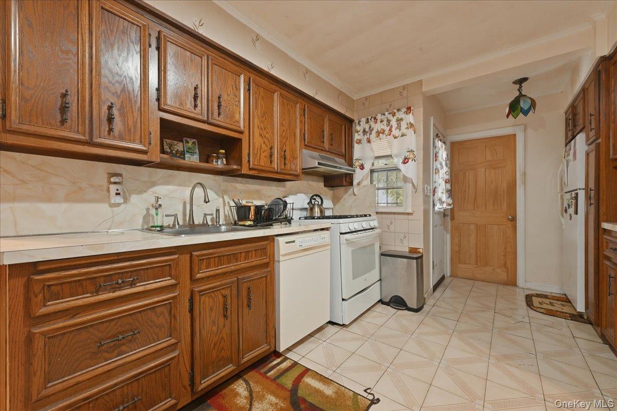 #6 photo, 13514 220th Street, Laurelton , NY 11413