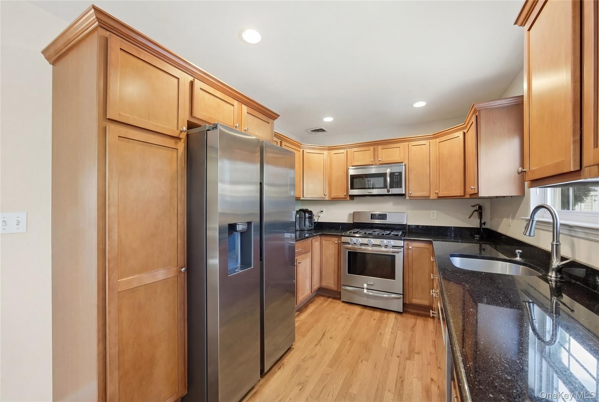 #7 photo, 147 Ruth Street, 롱 아일랜드 West Islip , NY 11795