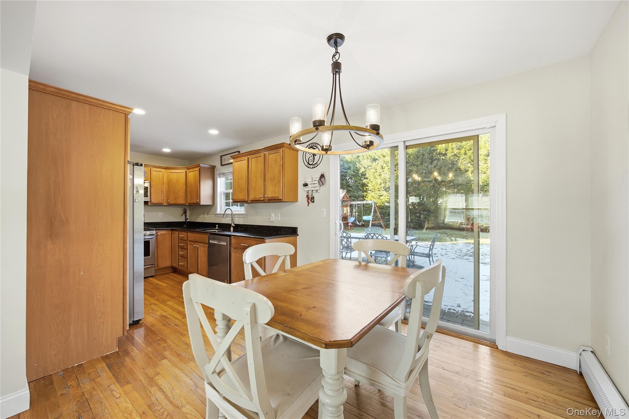 #9 photo, 147 Ruth Street, 롱 아일랜드 West Islip , NY 11795