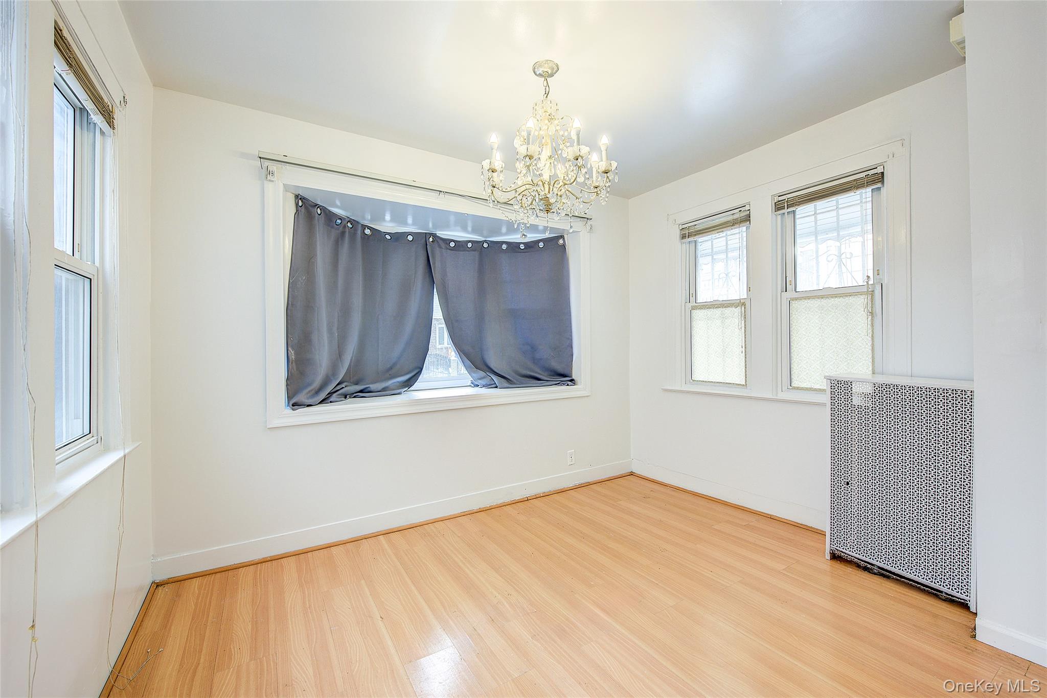 #10 photo, 9056 184th Place, कुईंस Hollis , NY 11423