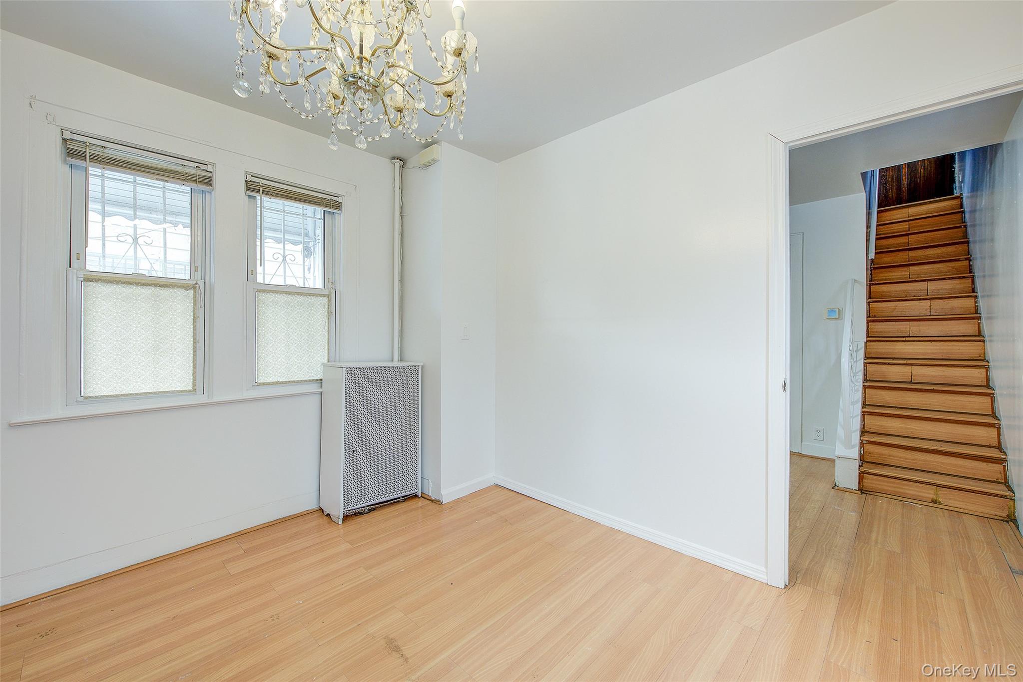 #11 photo, 9056 184th Place, कुईंस Hollis , NY 11423