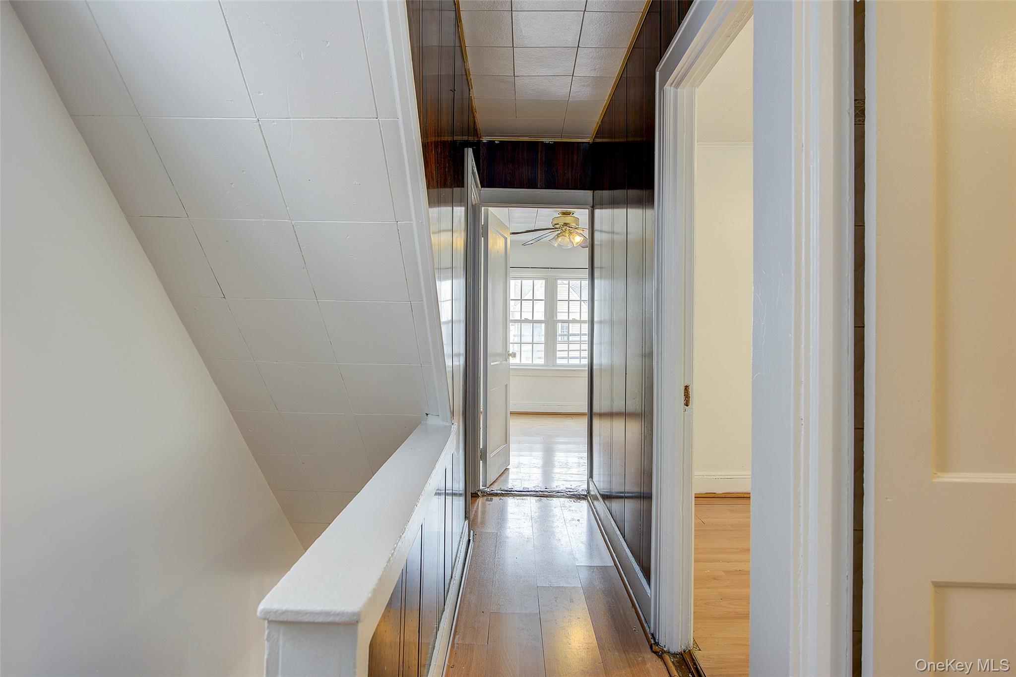 #19 photo, 9056 184th Place, कुईंस Hollis , NY 11423