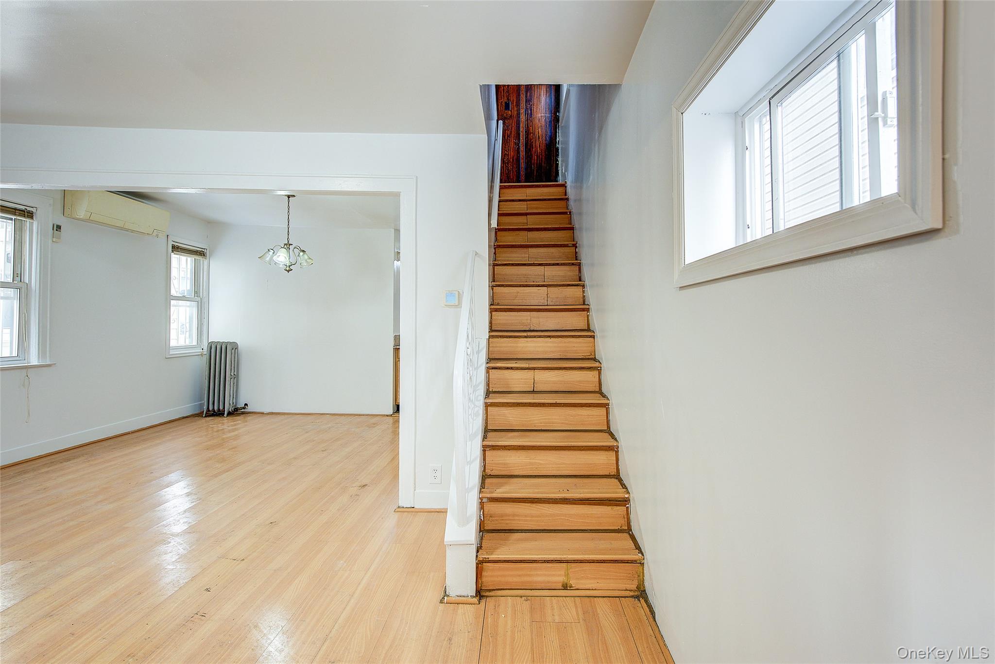 #8 photo, 9056 184th Place, कुईंस Hollis , NY 11423