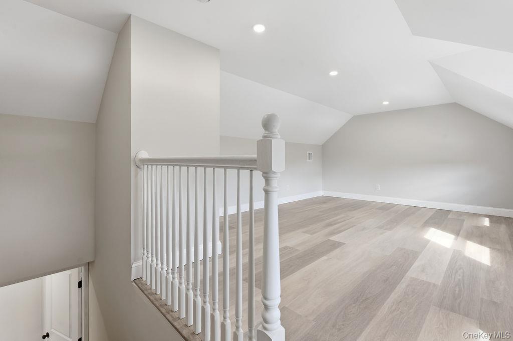 #10 photo, 452 Montauk Highway, سوفولك East Quogue , NY 11942