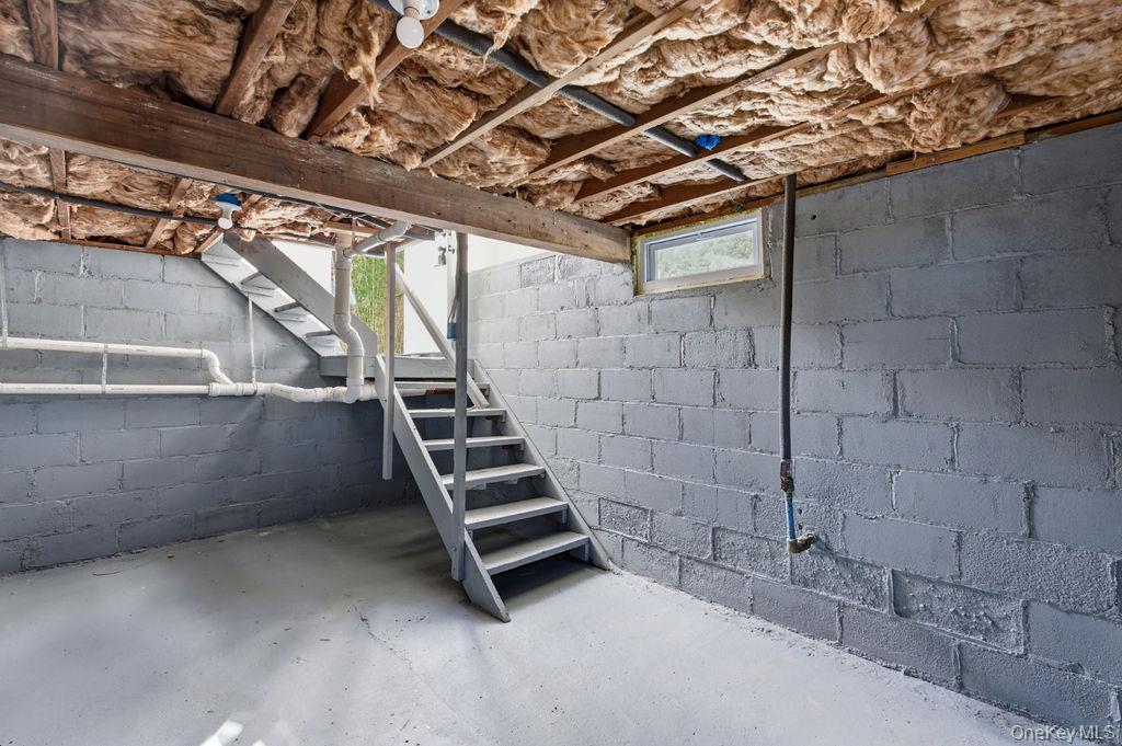 #14 photo, 452 Montauk Highway, سوفولك East Quogue , NY 11942