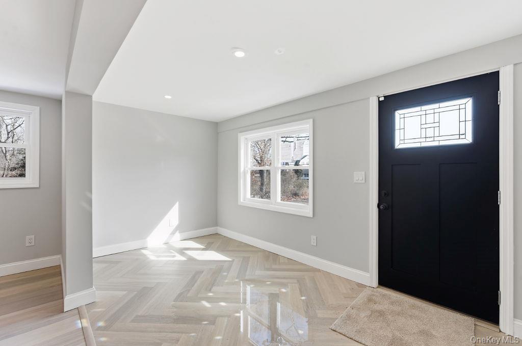 #3 photo, 452 Montauk Highway, سوفولك East Quogue , NY 11942