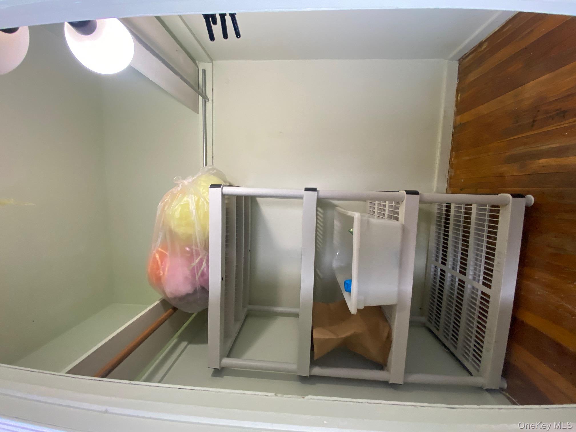 #12 photo, 1305 133rd Place, कॉलेज पॉइंट College Point , NY 11356