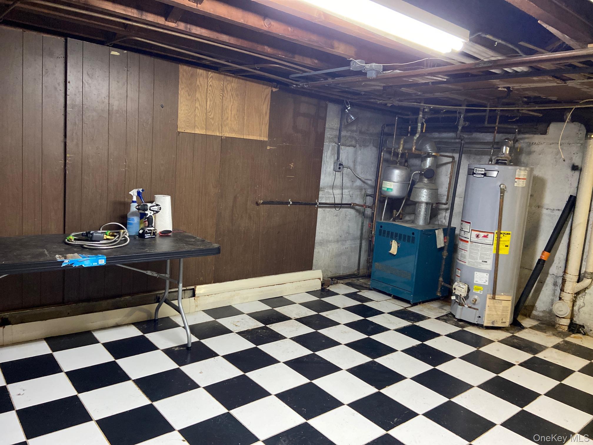 #14 photo, 1305 133rd Place, कॉलेज पॉइंट College Point , NY 11356