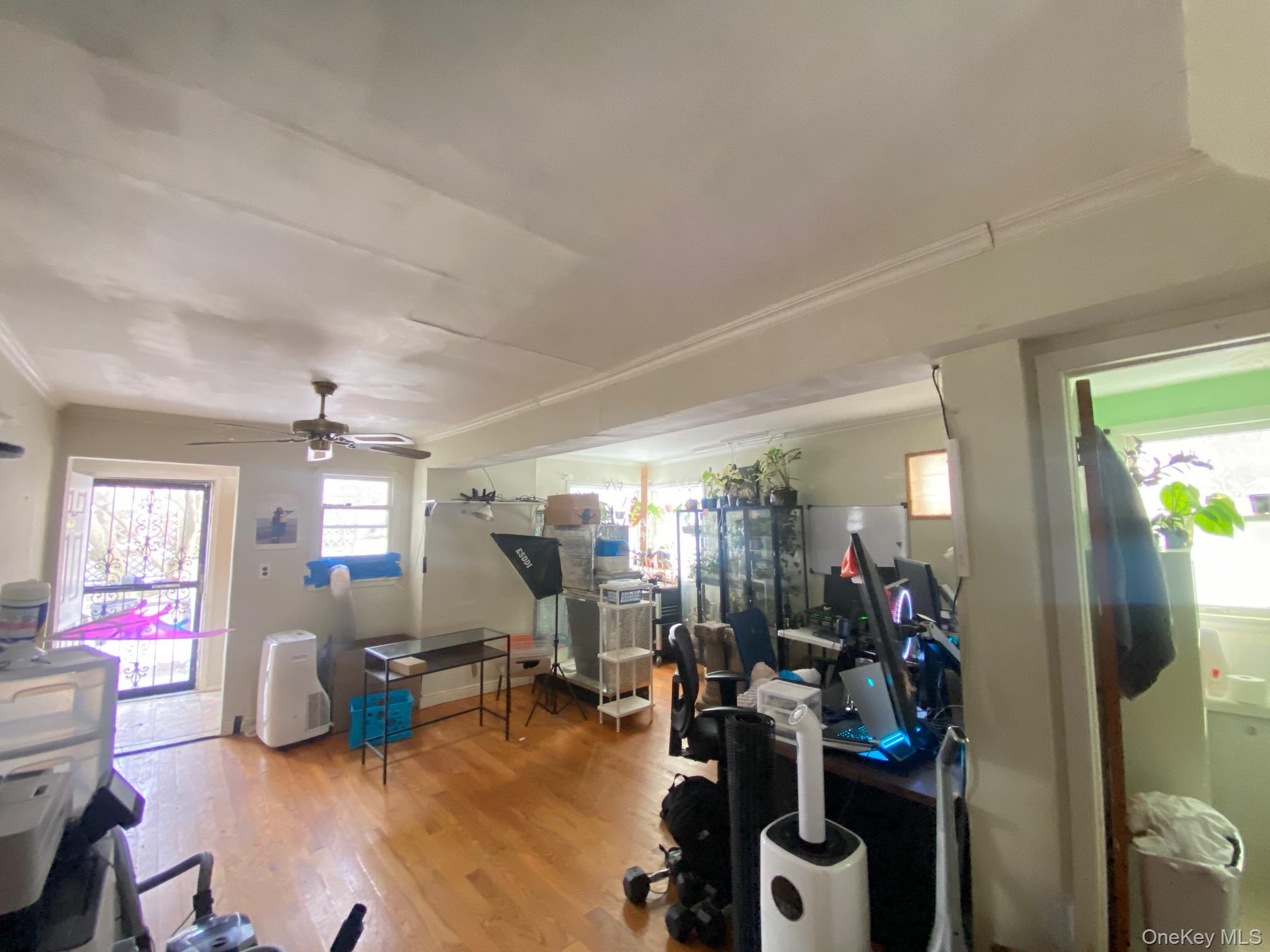 #5 photo, 1305 133rd Place, कॉलेज पॉइंट College Point , NY 11356