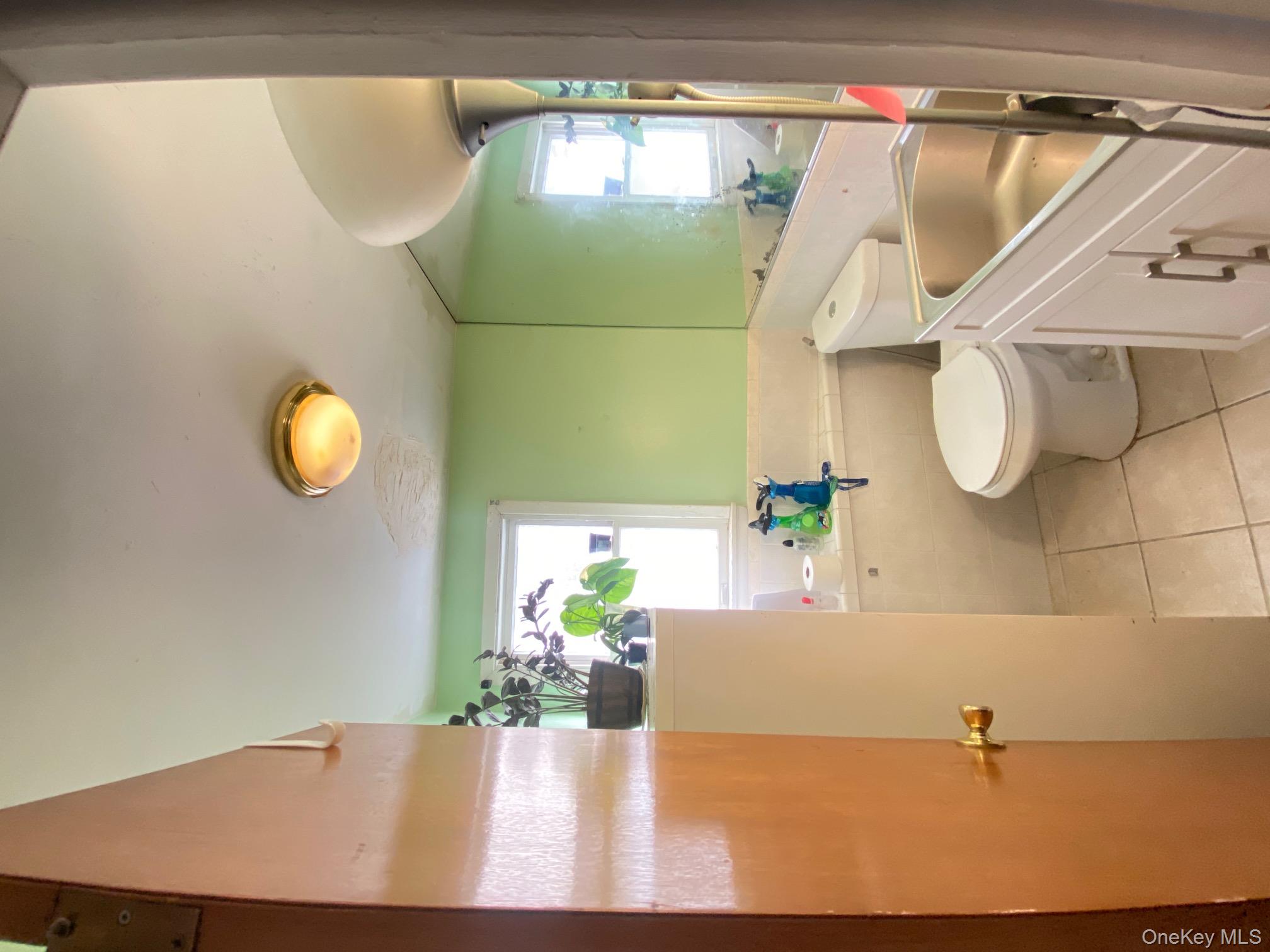 #6 photo, 1305 133rd Place, कॉलेज पॉइंट College Point , NY 11356