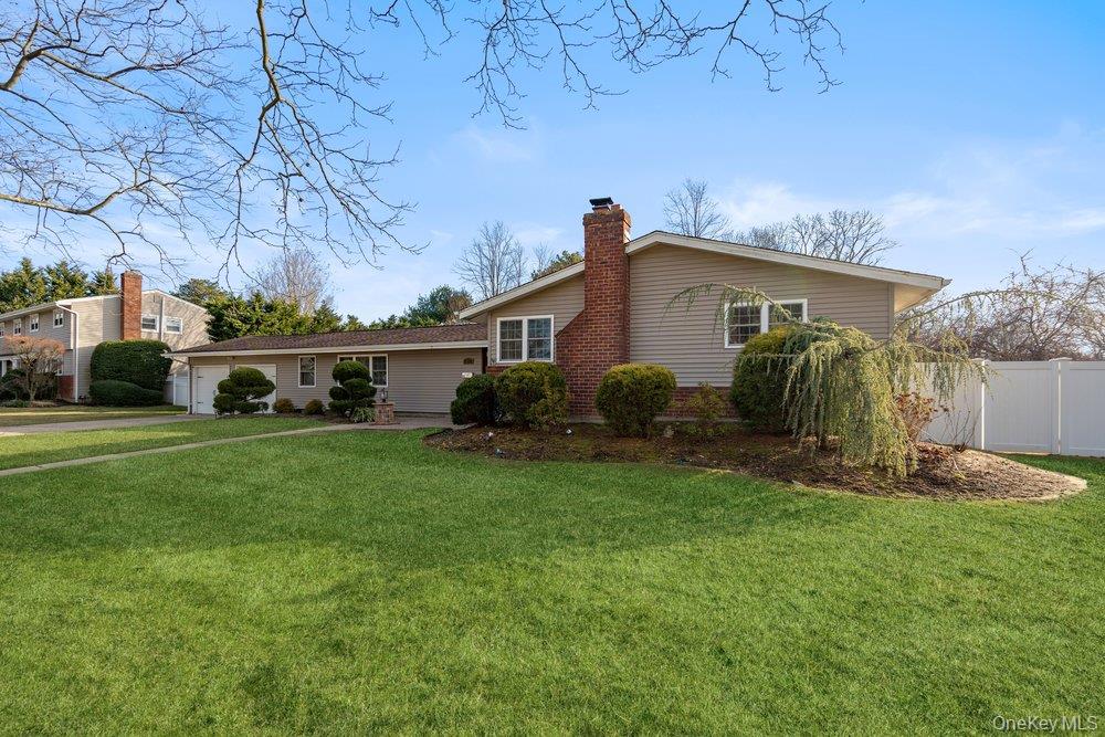 #2 photo, 11 Cedar Crest Drive, Dix Hills , NY 11746