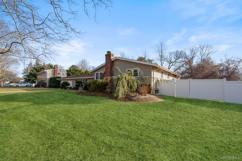 #3 photo, 11 Cedar Crest Drive, Dix Hills , NY 11746