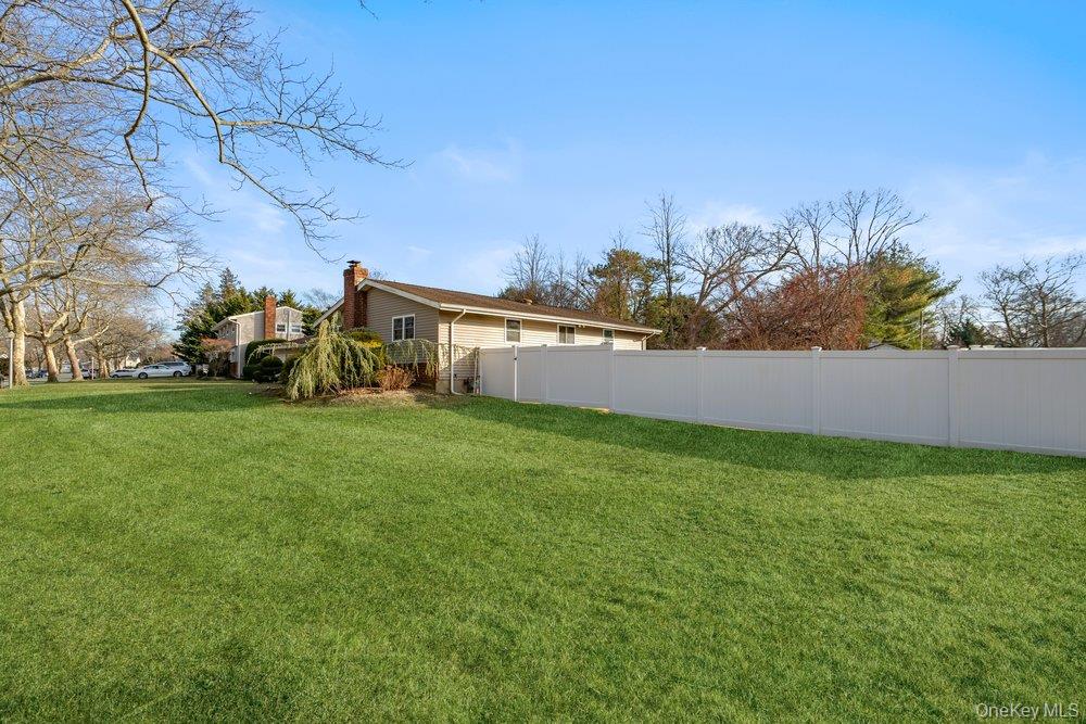 #4 photo, 11 Cedar Crest Drive, Dix Hills , NY 11746