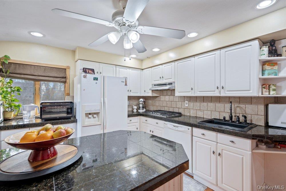 #9 photo, 11 Cedar Crest Drive, Dix Hills , NY 11746