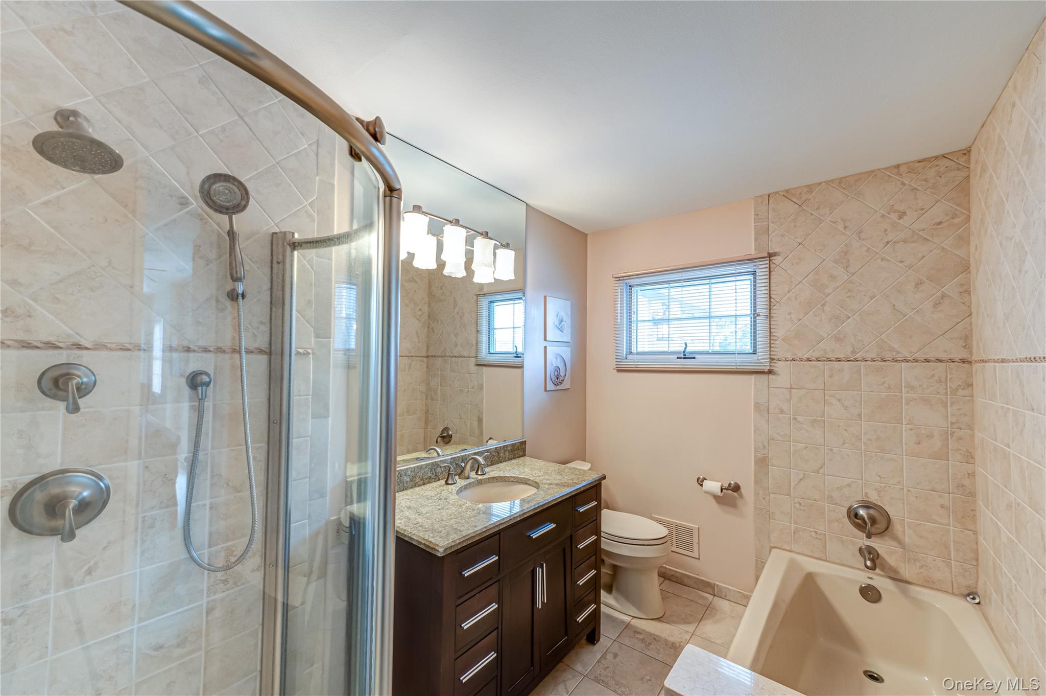 #18 photo, 4 Winslow Lane, Саффолк ‖ Kings Park , NY 11754