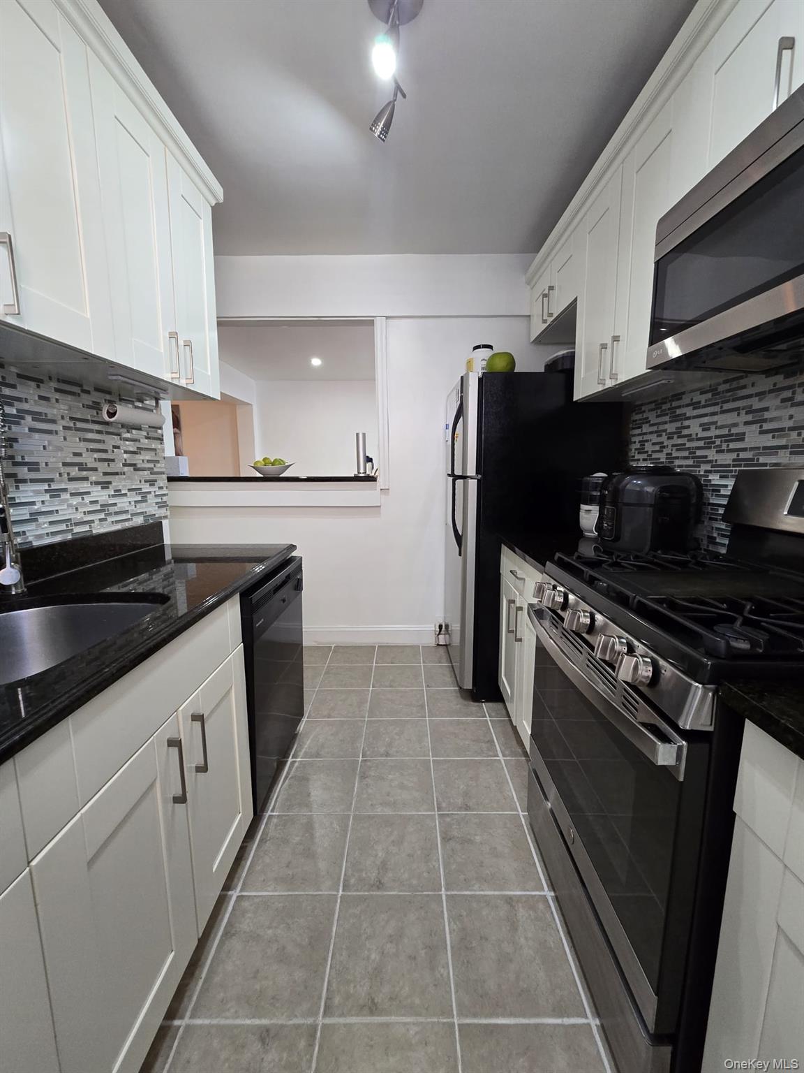 #18 photo, 226-26 Union Turnpike, Bayside , NY 11364