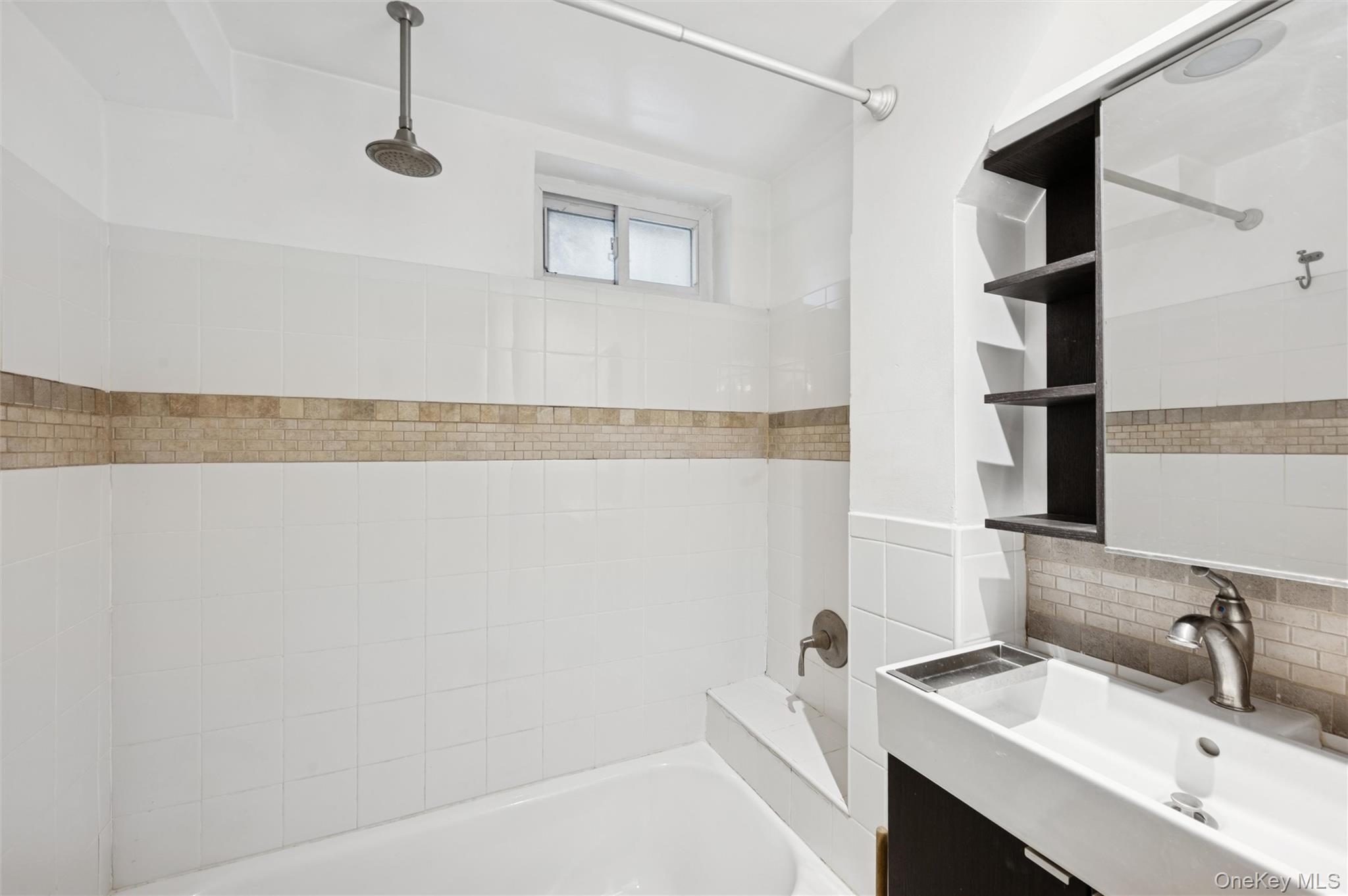 #18 photo, 1003 Sackett Avenue, Bronx , NY 10462