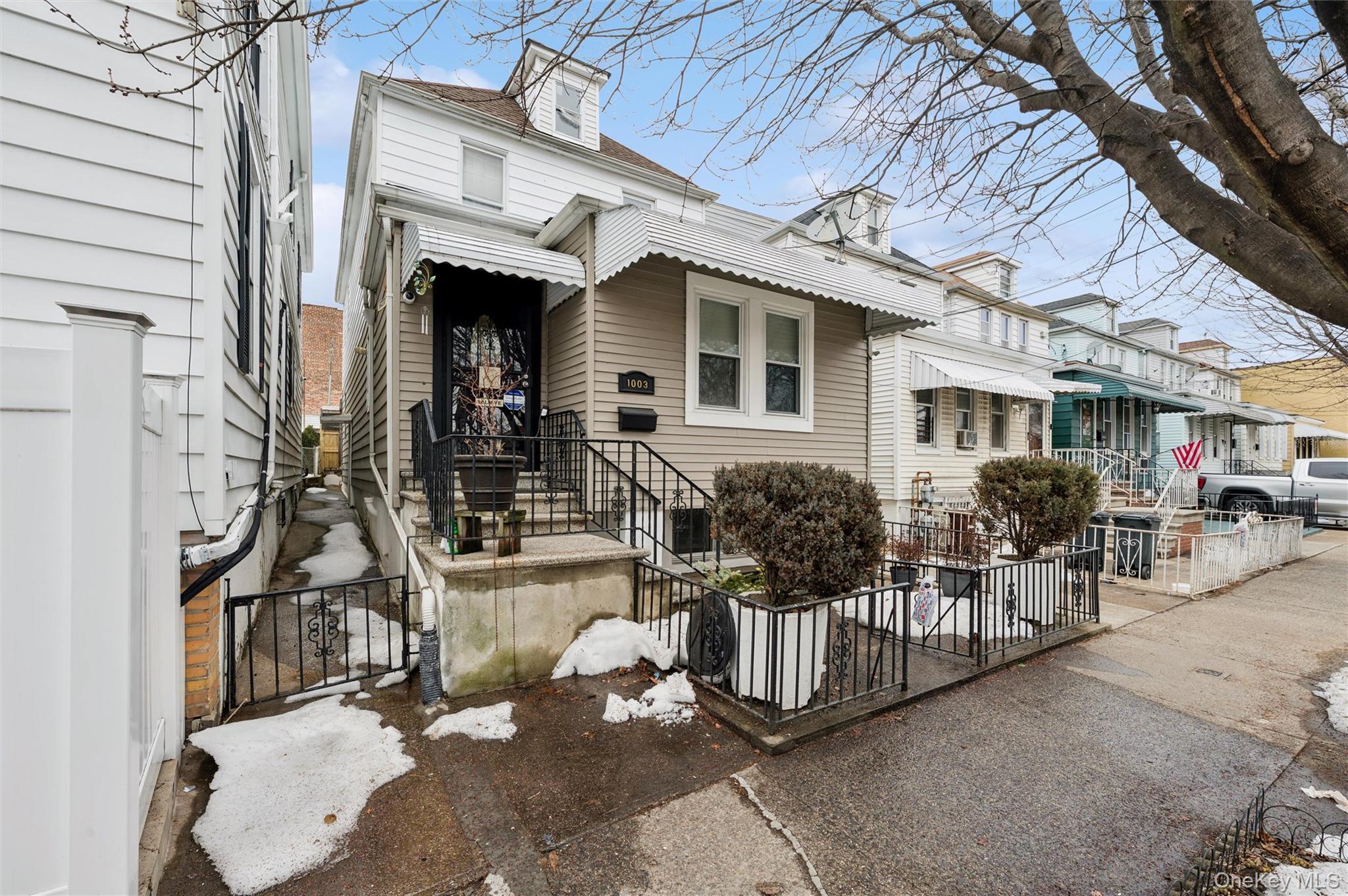 #3 photo, 1003 Sackett Avenue, Bronx , NY 10462