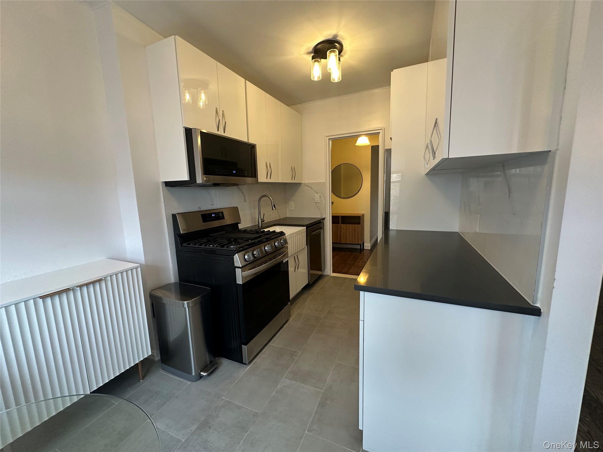 #10 photo, 98-76 Queens Boulevard, Rego Park , NY 11374