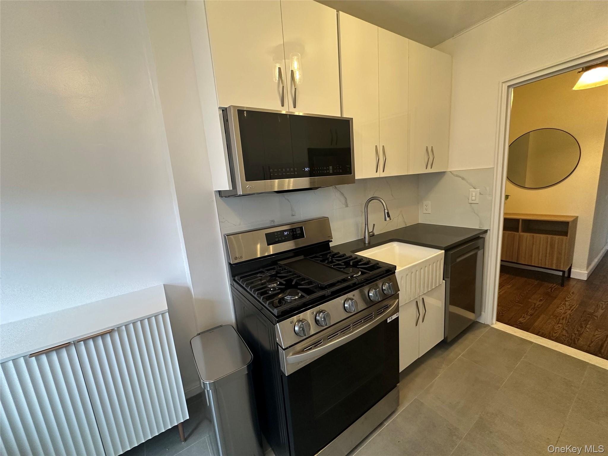 #11 photo, 98-76 Queens Boulevard, Rego Park , NY 11374