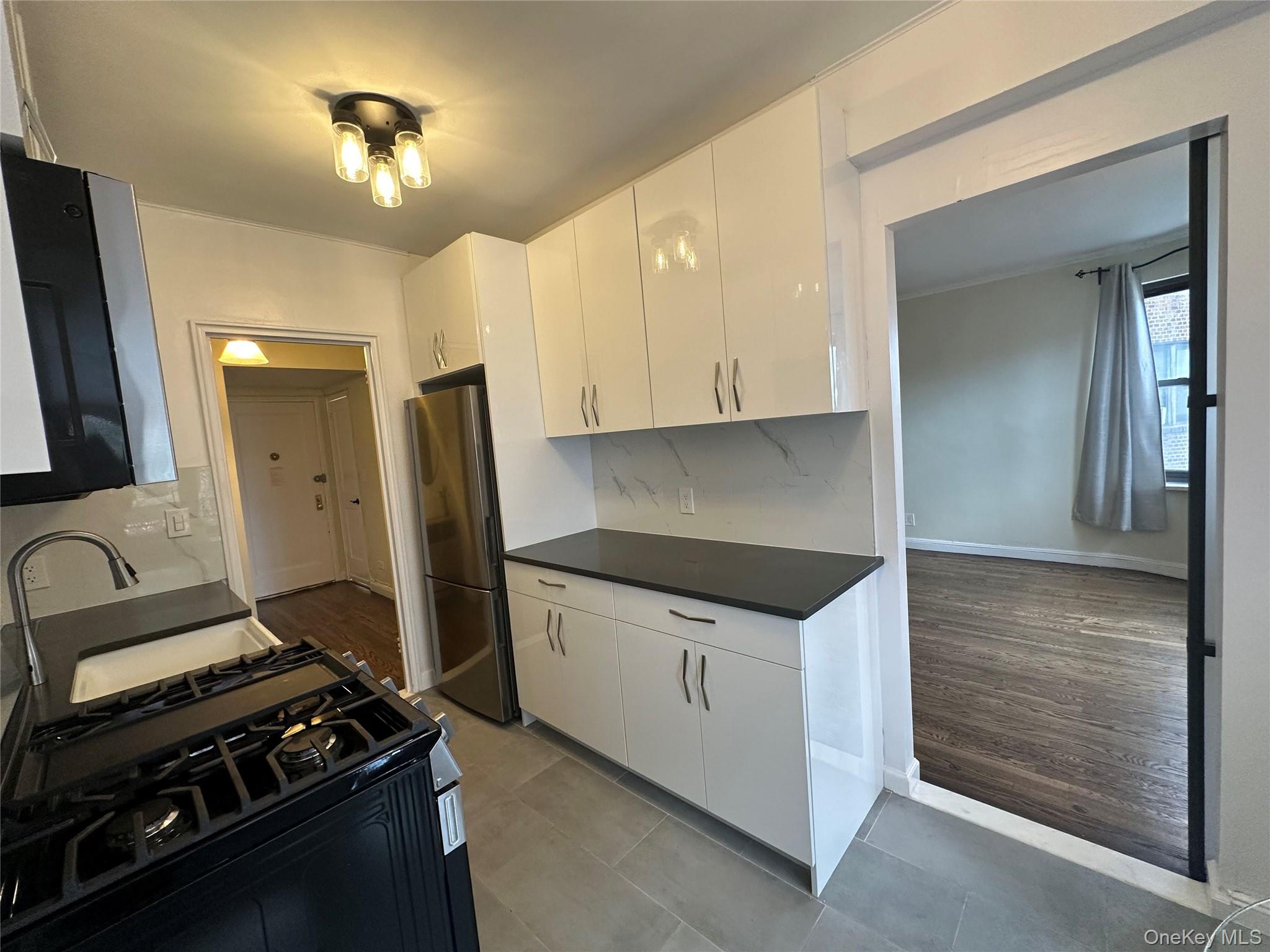 #12 photo, 98-76 Queens Boulevard, Rego Park , NY 11374