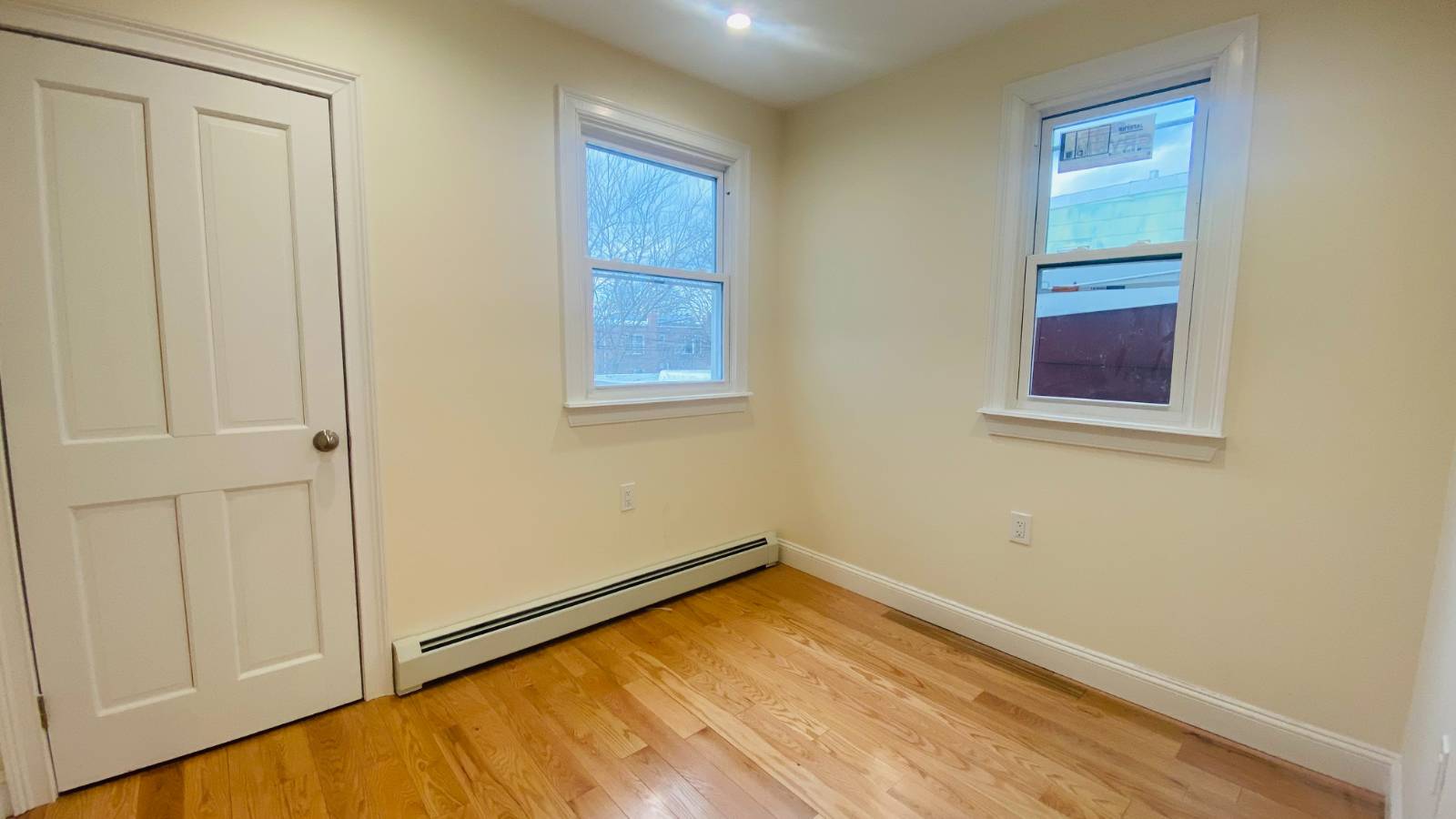 #12 photo, 37th Street & 23rd Ave, अस्टोरिया Queens , NY 11105