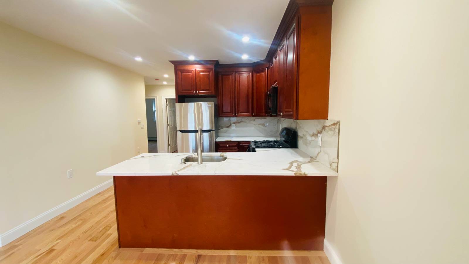 #2 photo, 37th Street & 23rd Ave, अस्टोरिया Queens , NY 11105