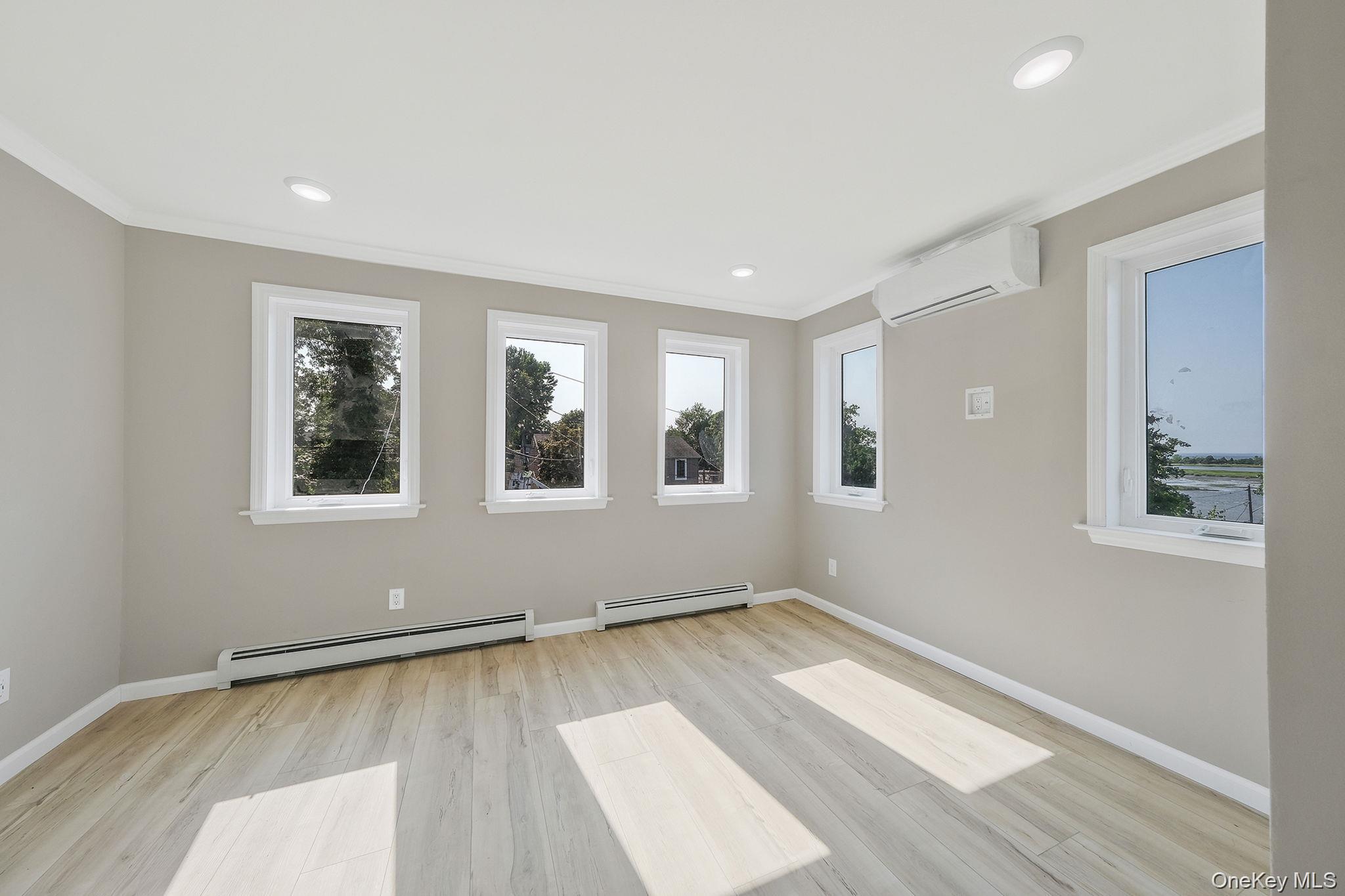 #18 photo, 119 Whittier Drive, Саффолк ‖ Kings Park , NY 11754