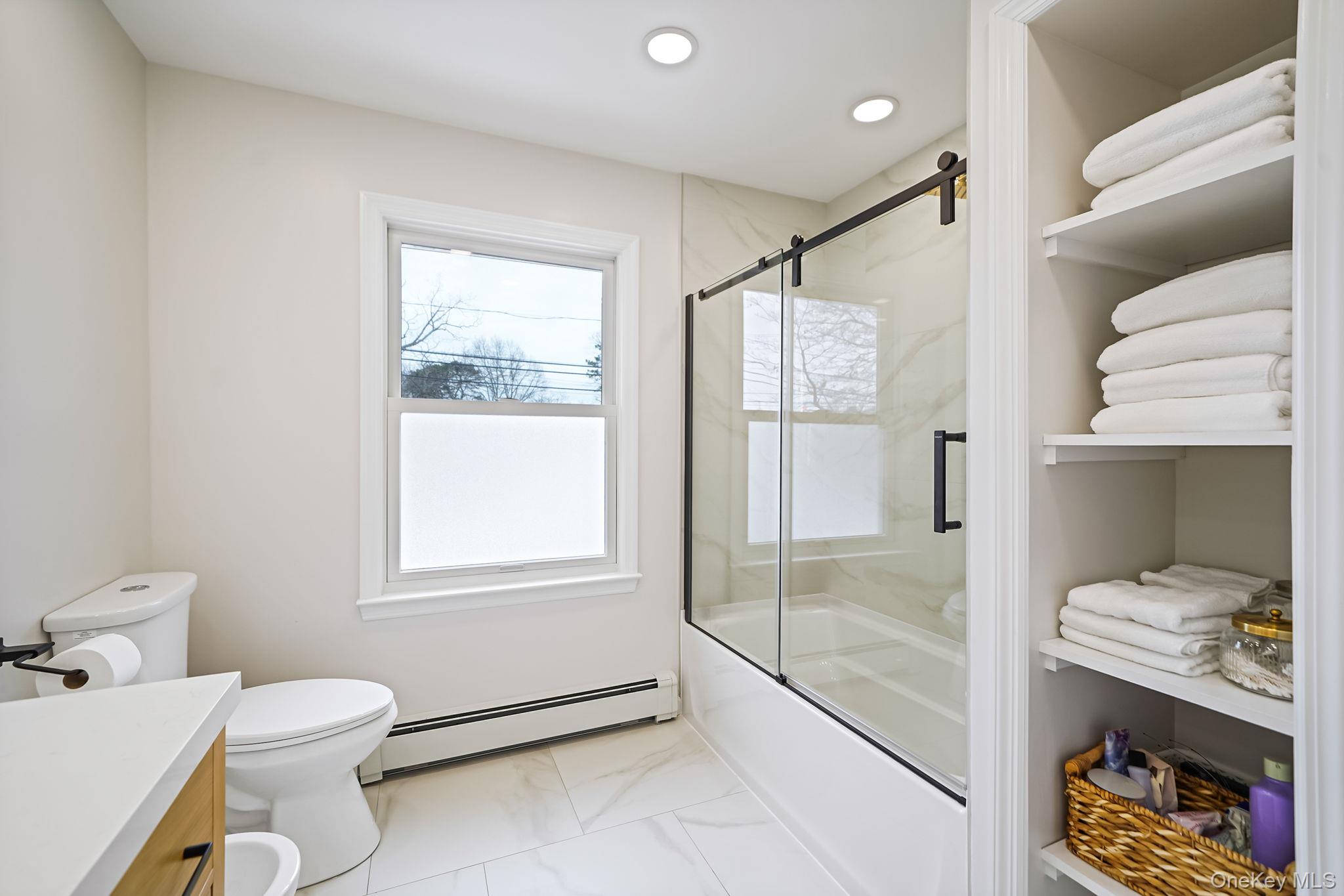 #14 photo, 220 Oakdale Bohemia Road, 롱 아일랜드 Bohemia , NY 11716